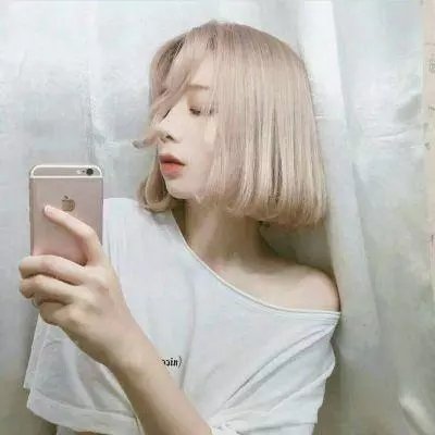 三人之间